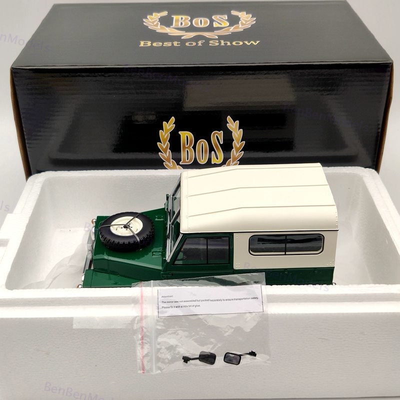 BOS Models 1:18 Land Rover Light weight Series III Hard Top Green 1973 BOS355