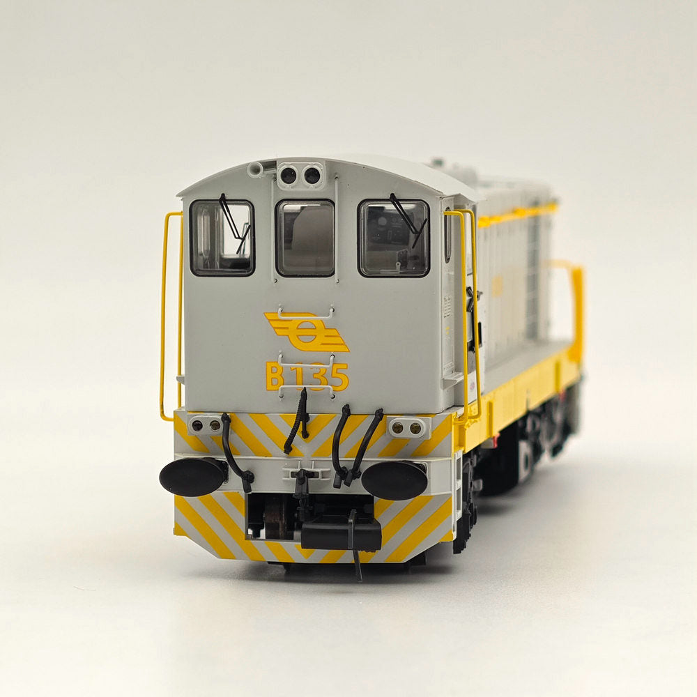 1:76 Murphy Models MM0135 Class 121 Diesel Locomotive B135 in CIE Grey livery -Railways Collection