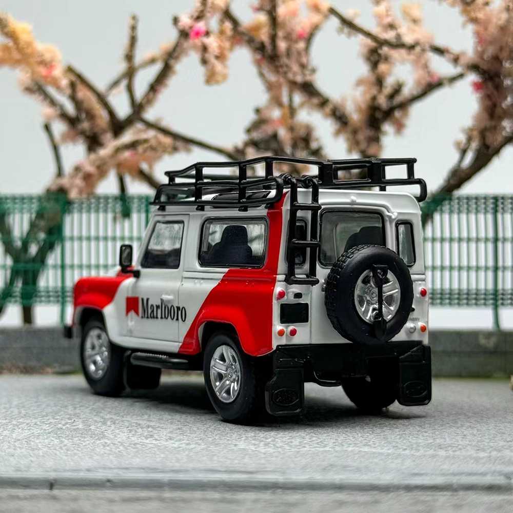 Master 1:64 Land Rover Defender 90 Jouets moulés sous pression Modèles de voitures Miniature Hobby Cadeaux à collectionner avec accessoires