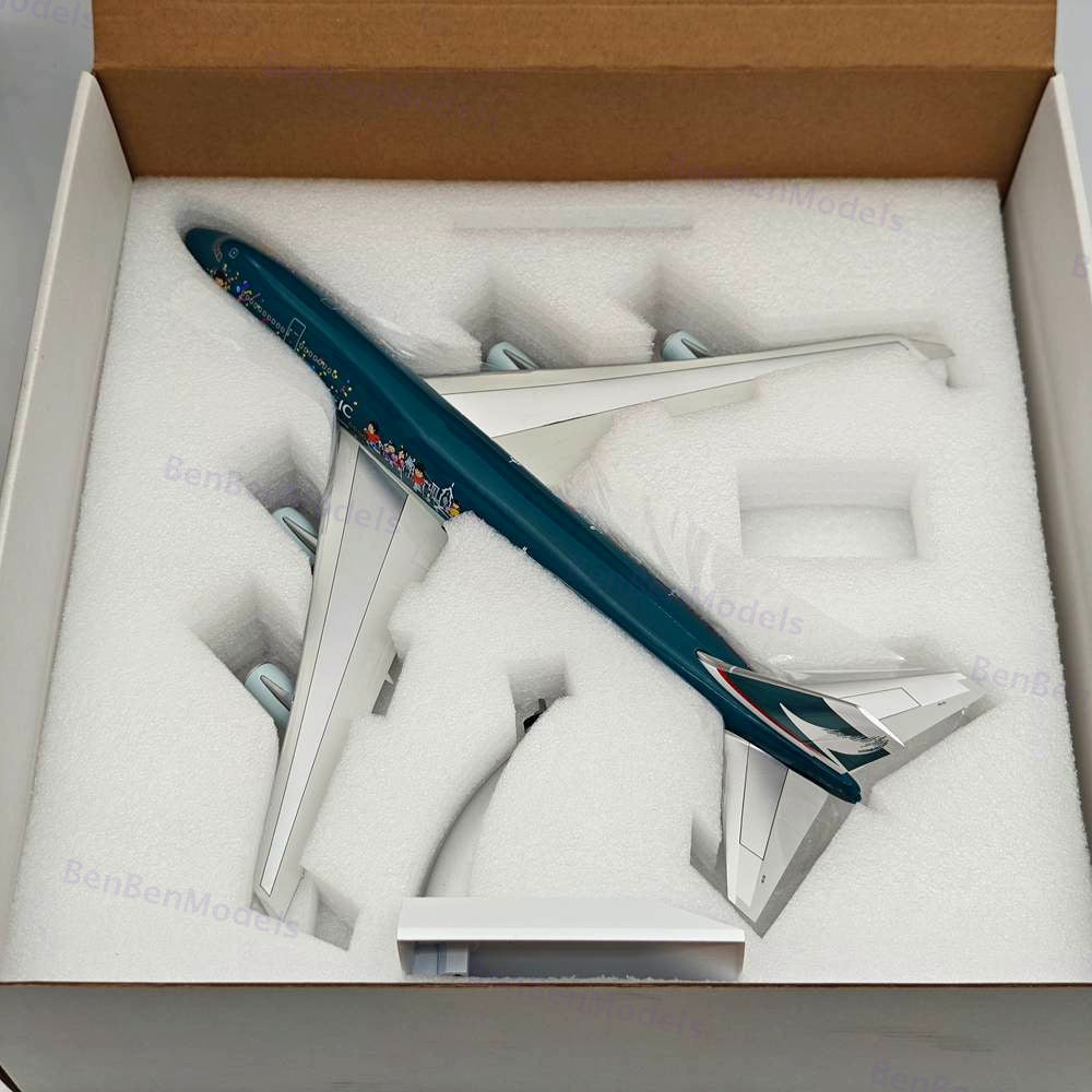 1:200 Cathay Pacific Boeing 747-400 / B-HOX / WB-747-4-064 / Aircraft Model
