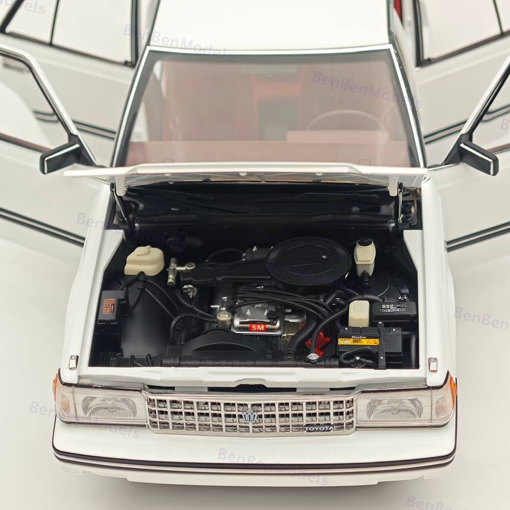 1/18 Toyota Crown MS122 7th gen White Red Interior Alloy Diecast Model Car