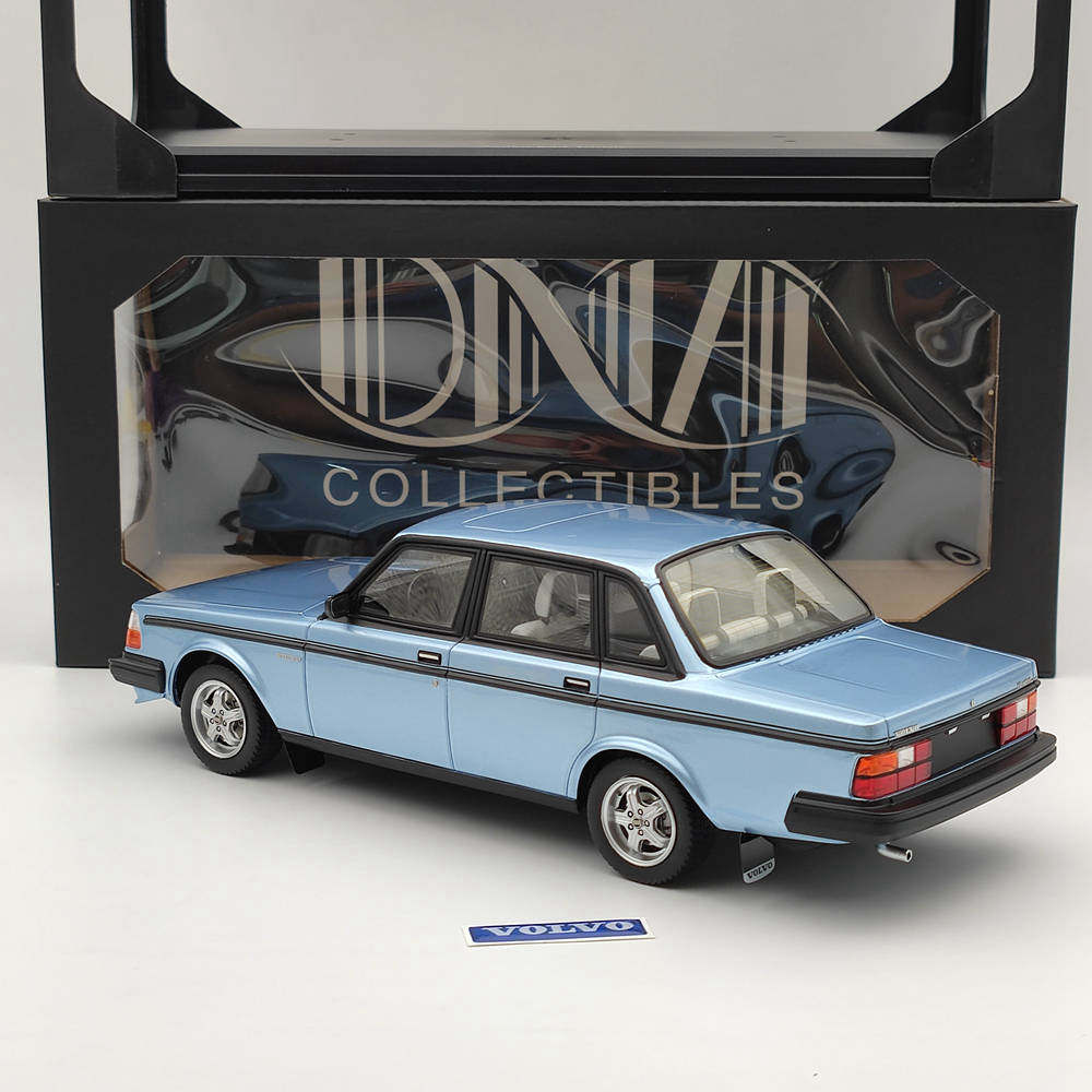 Modèle réduit de voiture en résine DNA Collectibles 1/18 Volvo 244 Turbo DNA000135, édition limitée, bleu, jouets, cadeau