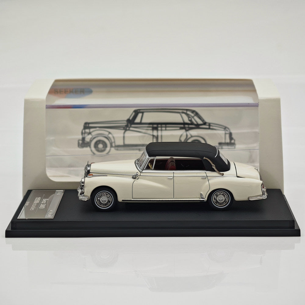 Seeker 1:64 Mercedes Benz 300D Convertible Soft Top Alloy Car Model Collection Diecast Toys Car Miniature Hobby Gifts