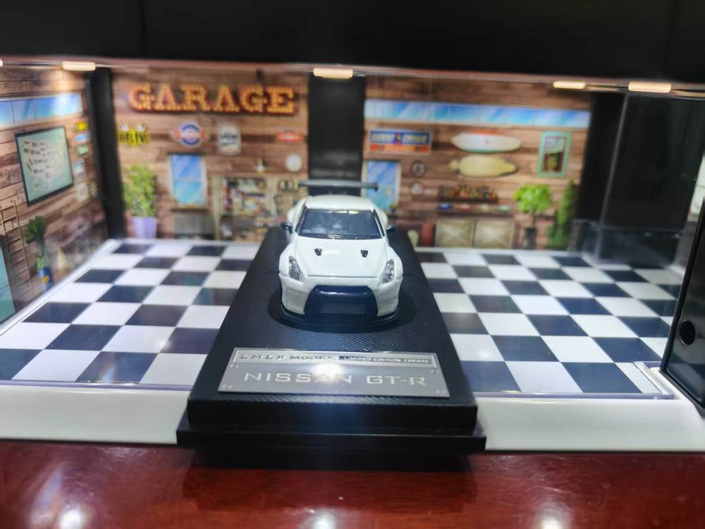 LMLF 1:64 Nissan GTR35 Rocket Bunny Miniature Diecast Toys Car Models Miniature Hobby Collection Gifts White