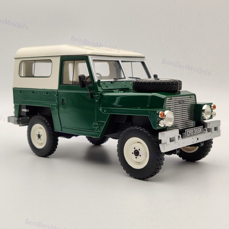 BOS Models 1:18 Land Rover Light weight Series III Hard Top Green 1973 BOS355