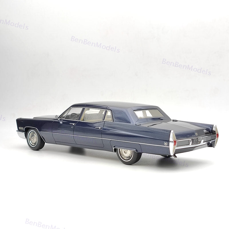 1:18 BOS Cadillac Fleetwood Series 75 Limousine 1967 Blue BOS393 Resin Model Car