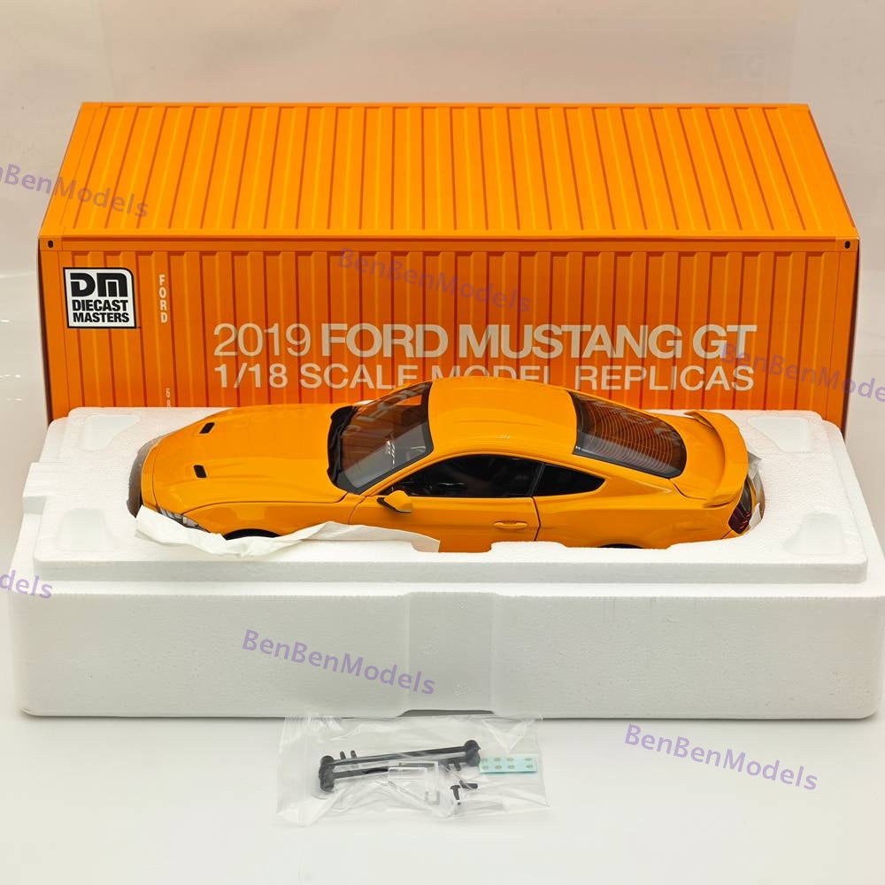 DM 1/18 Scale Replicas Ford Mustang GT 2019 Widebodykit Pack LHD Orange Fury