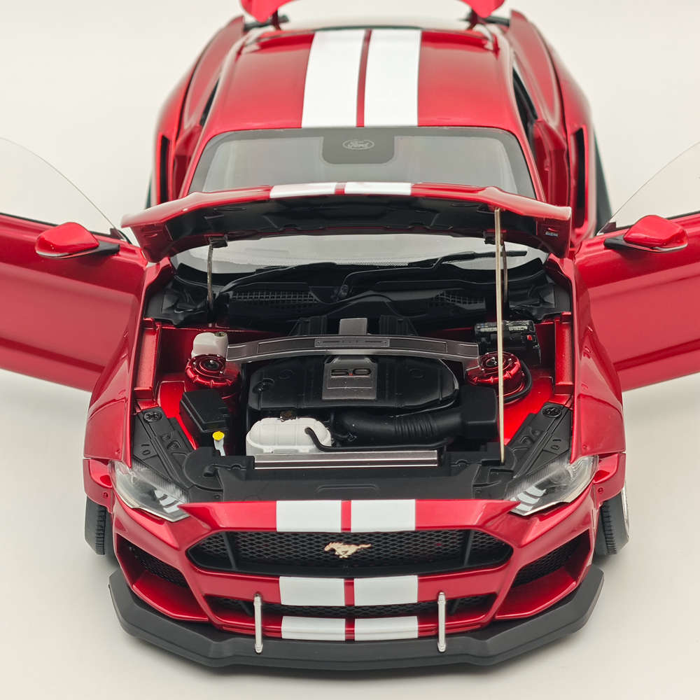 Répliques de modèles à l'échelle 1/18 DM Ford Mustang GT 2019 Widebodykit Pack Red RHD Diecast Car Miniature Hobby