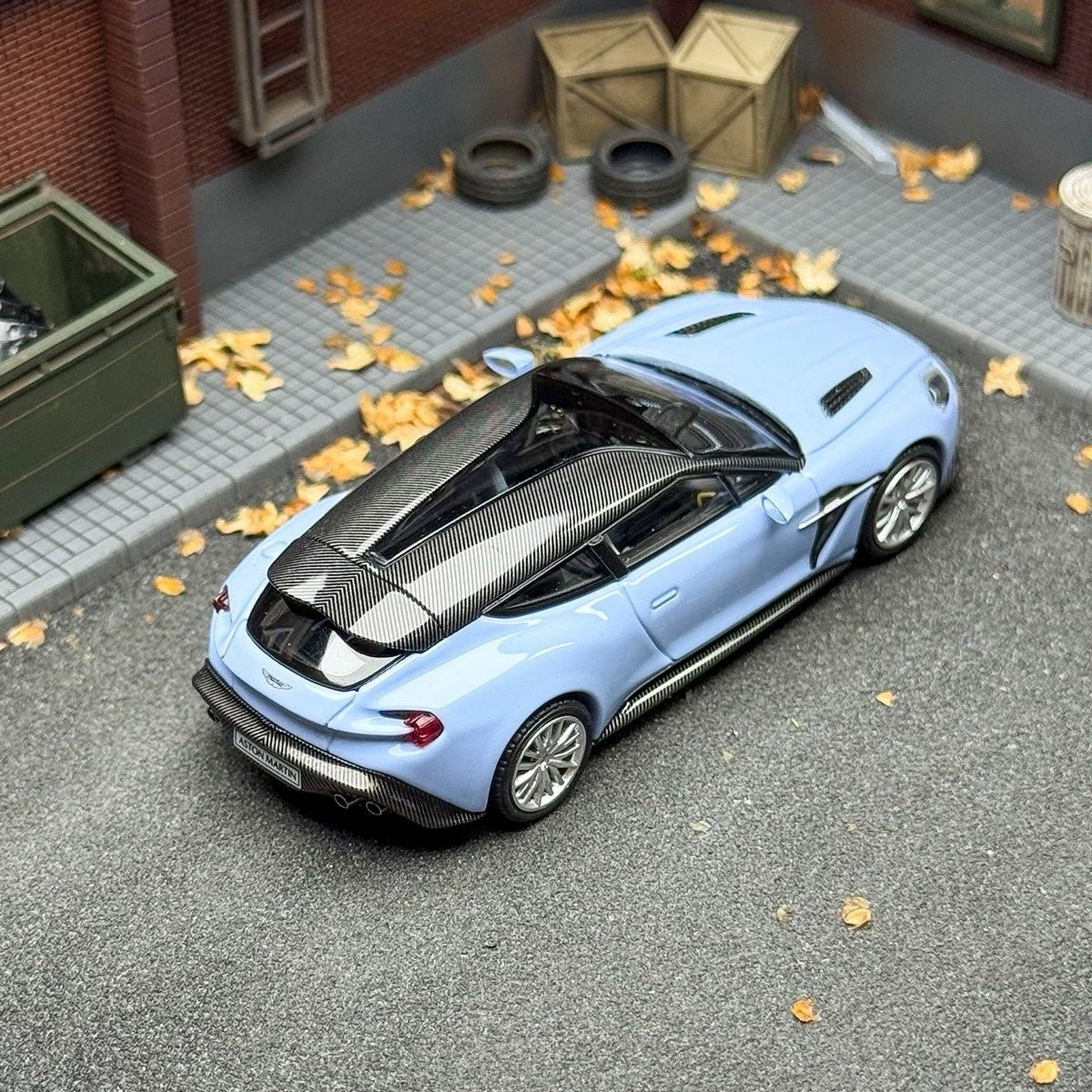 KING MODEL 1:64 Aston Martin Vanquish Zagato Shooting Brake Diecast Toys Car Model Gifts