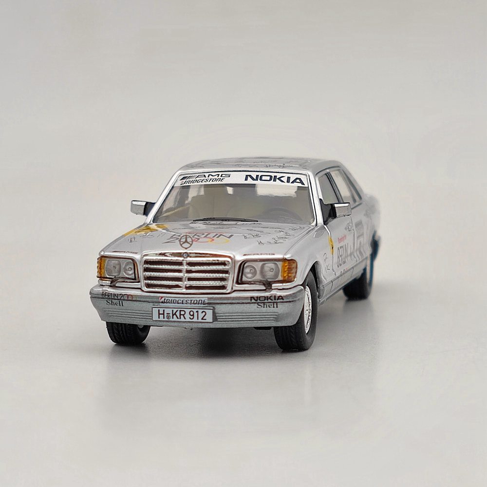 Master 1:64 Mercedes-Benz 190E Berlin Bear 2000 Lowride Diecast Toys Car Models Miniature Vehicle Hobby Collection Gifts