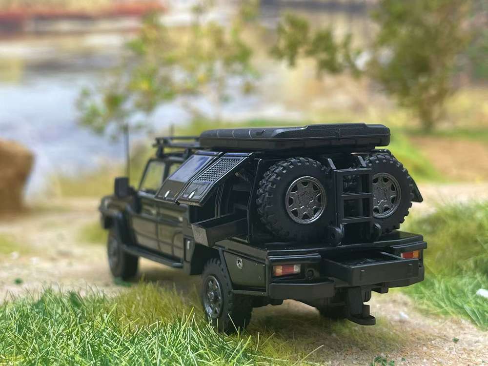Modèles Autobots 1/64 Toyota Land Cruiser LC79 Pickup Truck 6x6 Collection de voyage Jouets moulés sous pression Voiture Miniature Hobby Cadeaux Désert Jaune