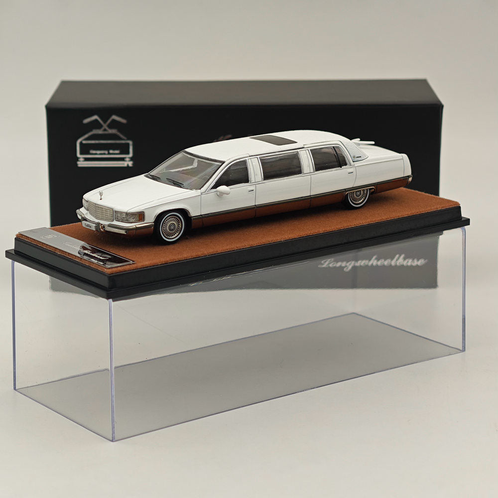 Modèles de voitures moulées sous pression en alliage blanc Cadillac Fleetwood édition étendue 1/64
