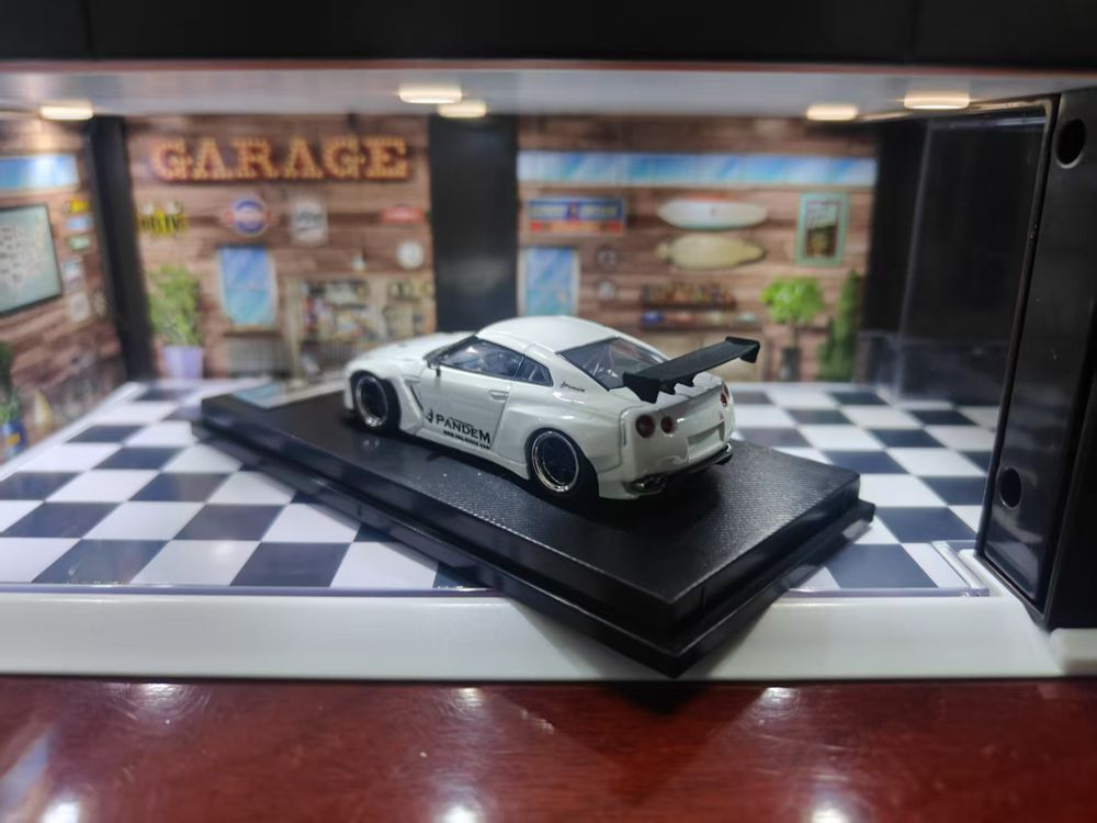 LMLF 1:64 Nissan GTR35 Rocket Bunny Miniature Diecast Toys Car Models Miniature Hobby Collection Gifts White