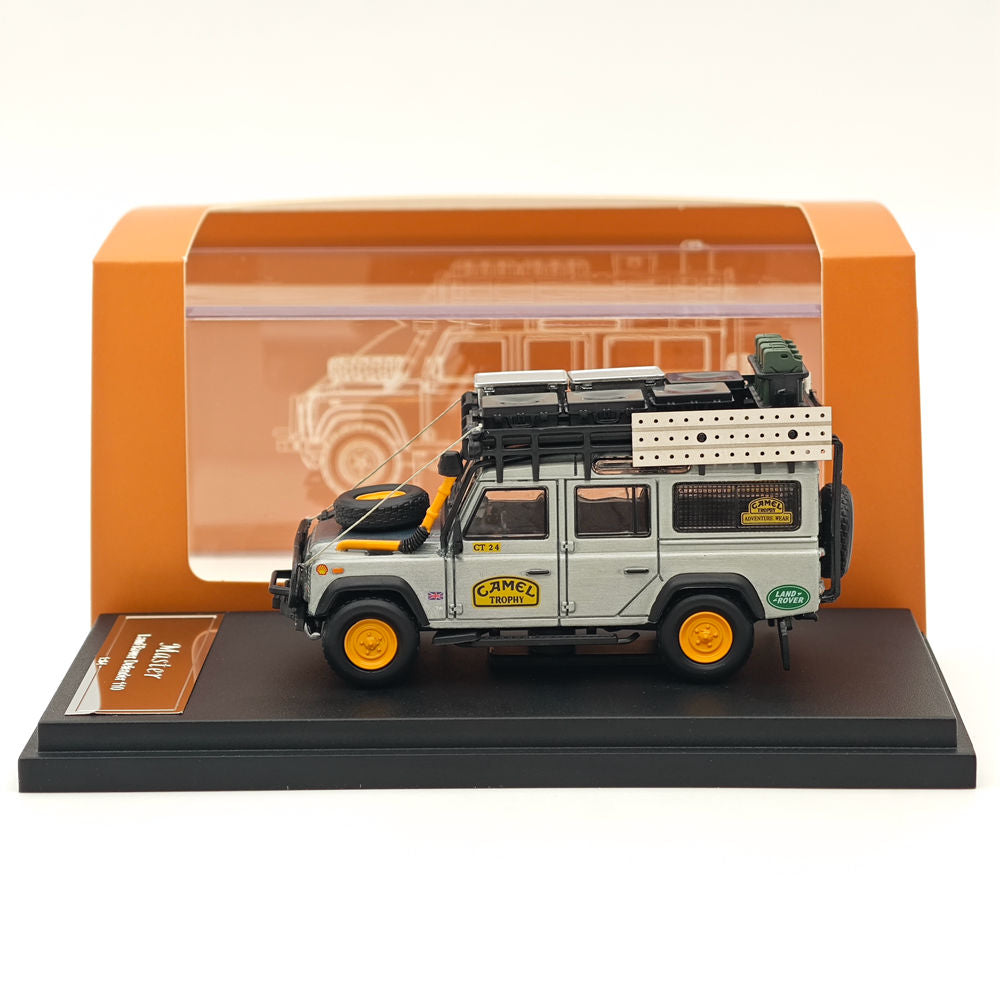 Master 1:64 Land Rover Defender 110 Camel Cup Special Edition Diecast Toys Car Models Miniature Hobby Collectible Gifts With Accessories