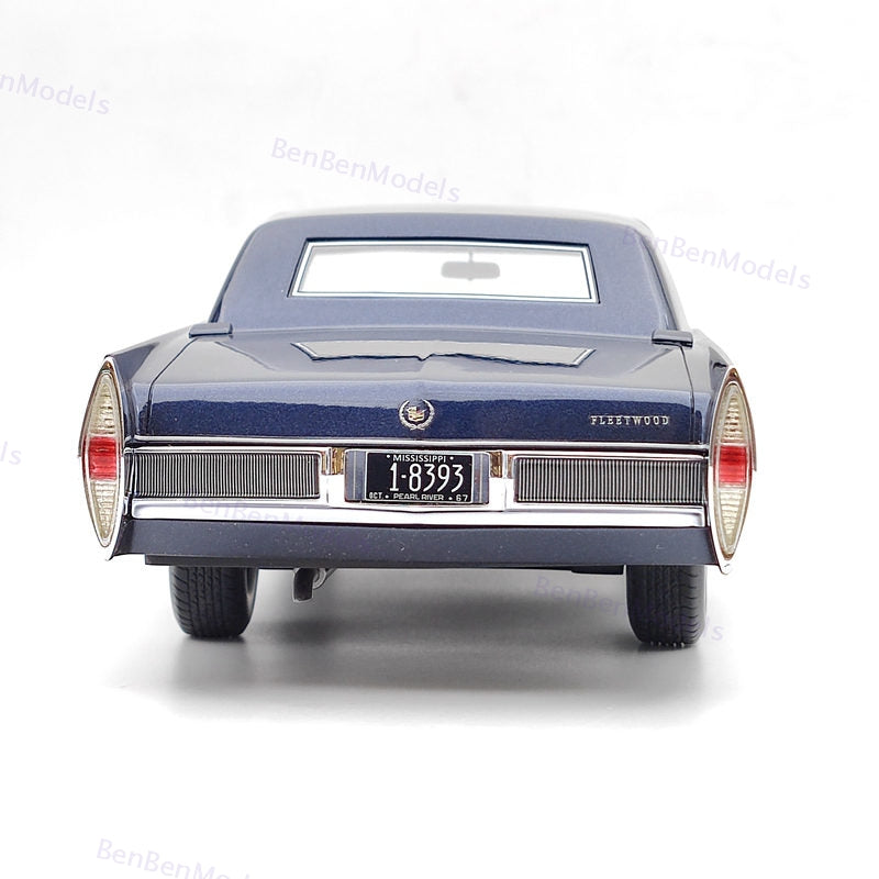 1:18 BOS Cadillac Fleetwood Series 75 Limousine 1967 Blue BOS393 Resin Model Car