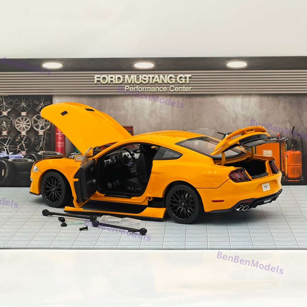 DM 1/18 Scale Replicas Ford Mustang GT 2019 Widebodykit Pack LHD Orange Fury