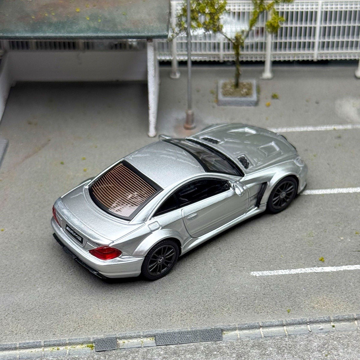 GUM 1:64 Mercedes Benz SL65 AMG Black Series5th R230 Alloy Car Model Gift Silver