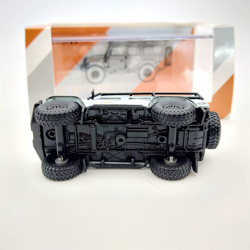 Master 1:64 Land Rover Defender 110 Gulf avec bagages Jouets moulés sous pression Modèle de voiture Collection Cadeaux