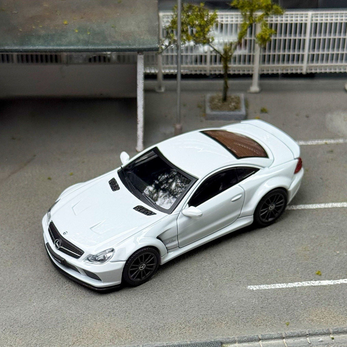 GUM 1:64 Mercedes Benz SL65 AMG Black Series 5th R230 Alloy Car Model Collection Gift Diecast