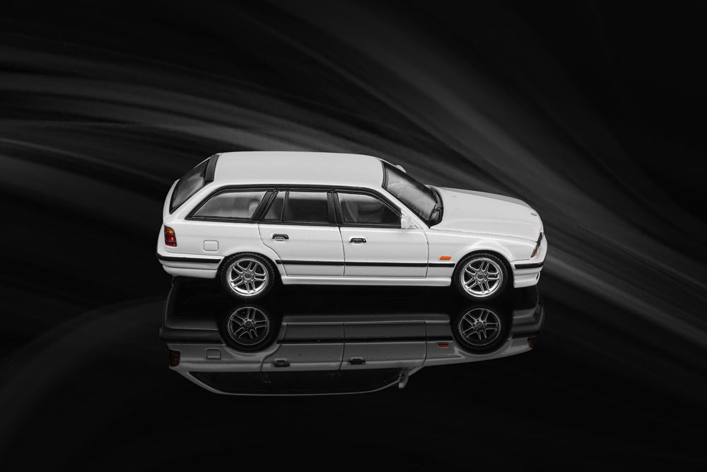 Mortal 1:64 M5 E34 TOURING Wagon Openable Hood Diecast Toys Car Models Hobby Collection Gifts