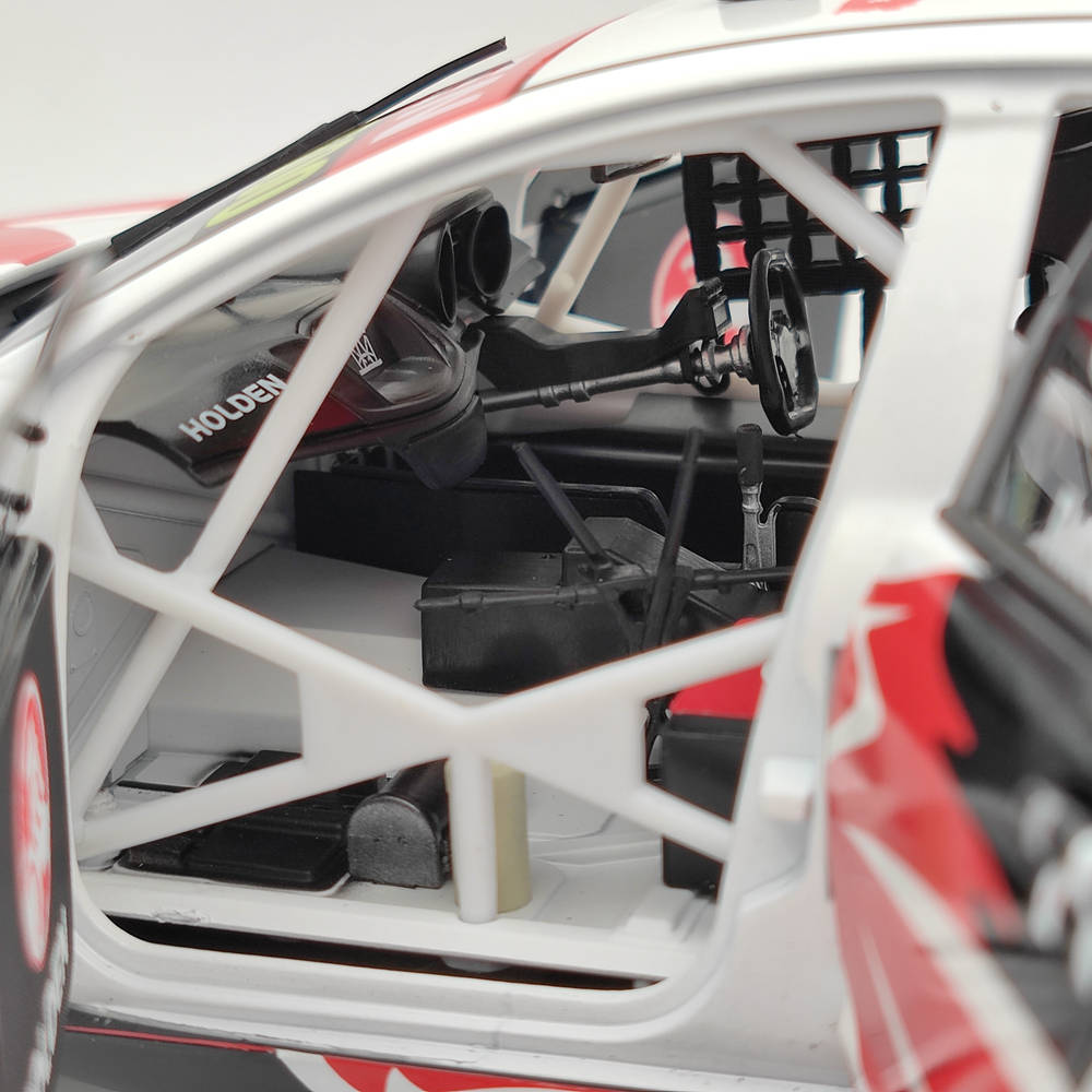 1/18 Authentique HOLDEN VF COMMODORE 600 RACE WINS CONÇU PAR PETER HUGHES Jouets Voiture Cadeau