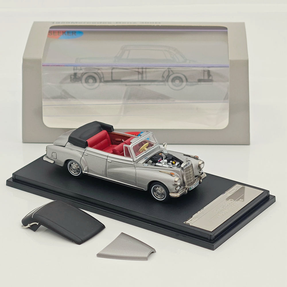 Seeker 1:64 Mercedes Benz 300D Convertible Soft Top Alloy Car Model Collection Diecast Toys Car Miniature Hobby Gifts