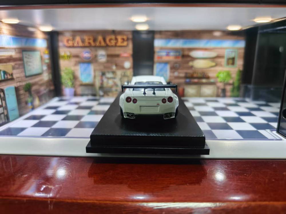 LMLF 1:64 Nissan GTR35 Rocket Bunny Miniature Diecast Toys Car Models Miniature Hobby Collection Gifts White