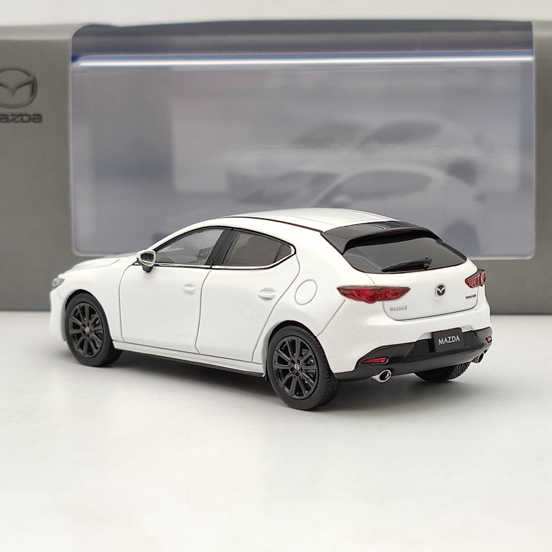 1:43 Mazda3 5HB 2019 Skyactiv-X White Crystal Metallic Diecast Model Car Auto Toys Gift
