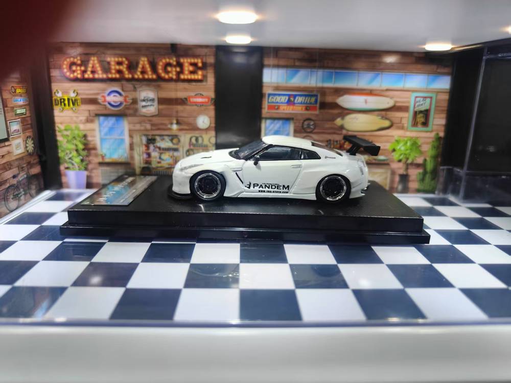 LMLF 1:64 Nissan GTR35 Rocket Bunny Miniature Diecast Toys Car Models Miniature Hobby Collection Gifts White