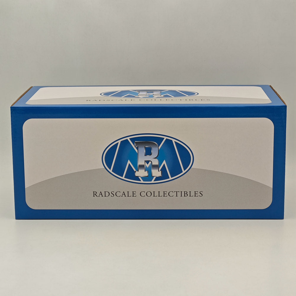 Modèle réduit de voiture en résine 1/18 RAM Collectibles VOLVO 165 STATION WAGON Vert RM-0004