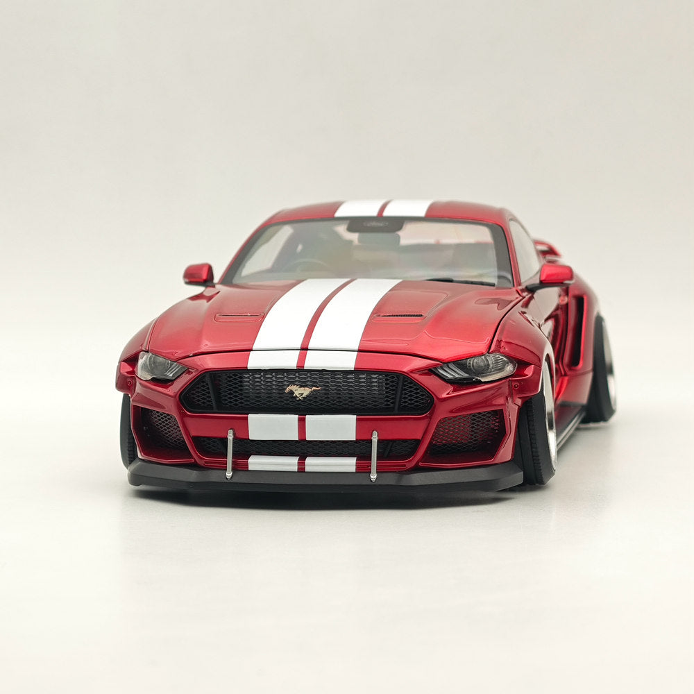 Répliques de modèles à l'échelle 1/18 DM Ford Mustang GT 2019 Widebodykit Pack Red RHD Diecast Car Miniature Hobby