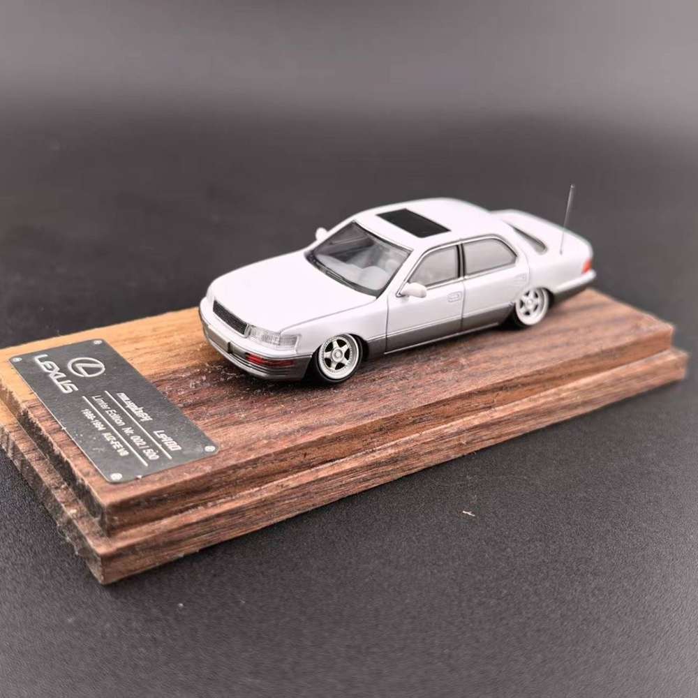 Fine Works 1:64 Lexus LS400 XF10 UCF10 Miniature Diecast Toys Car Models Collection Gifts