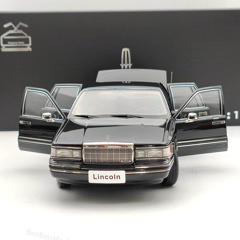 1/18 Lincoln Towncar V8 1993-1995 (Leather seat) Super Diecast models Car