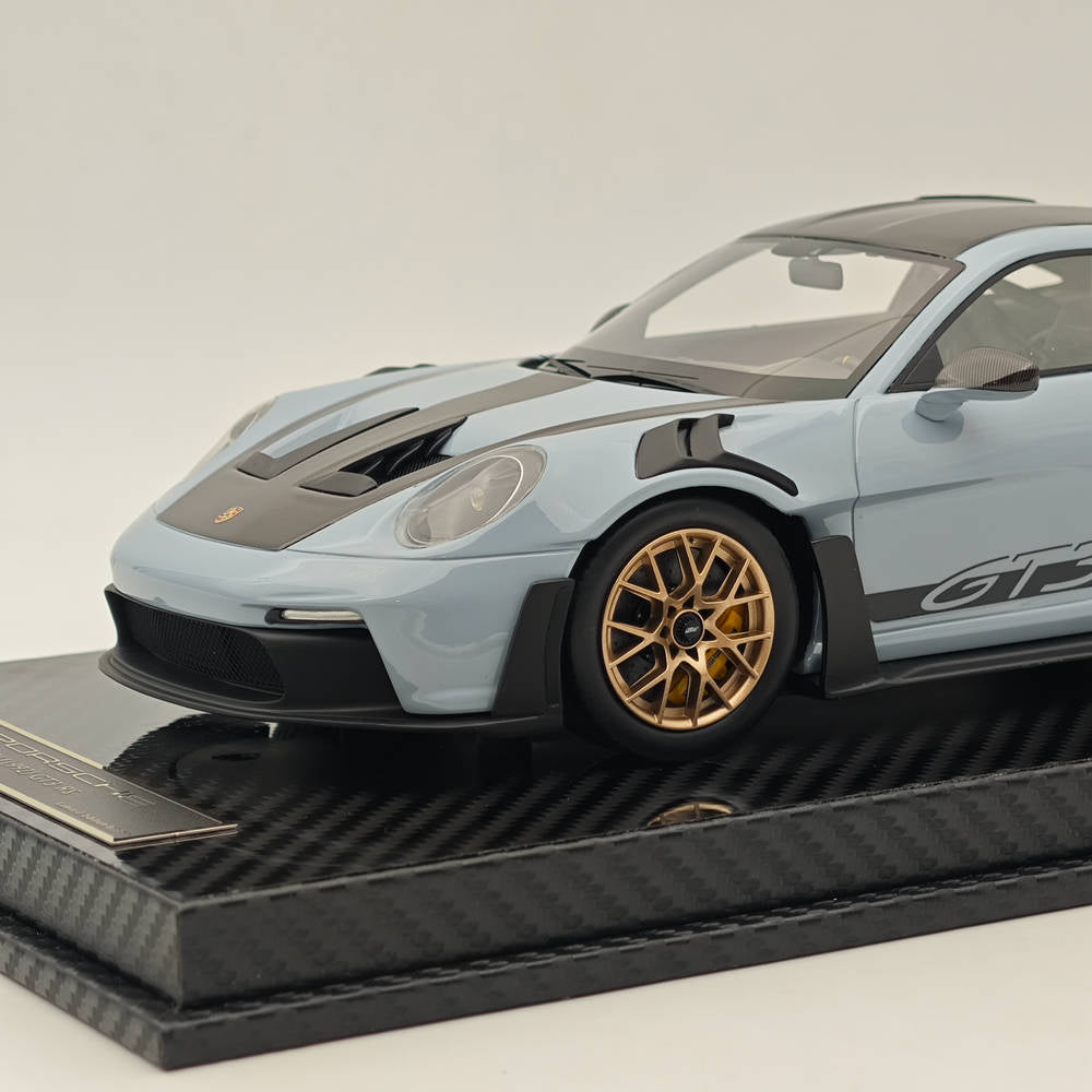 Modèle de voiture de collection de haute qualité en résine AI MODEL 1/18 Porsche 992 GT3 RS GRAY