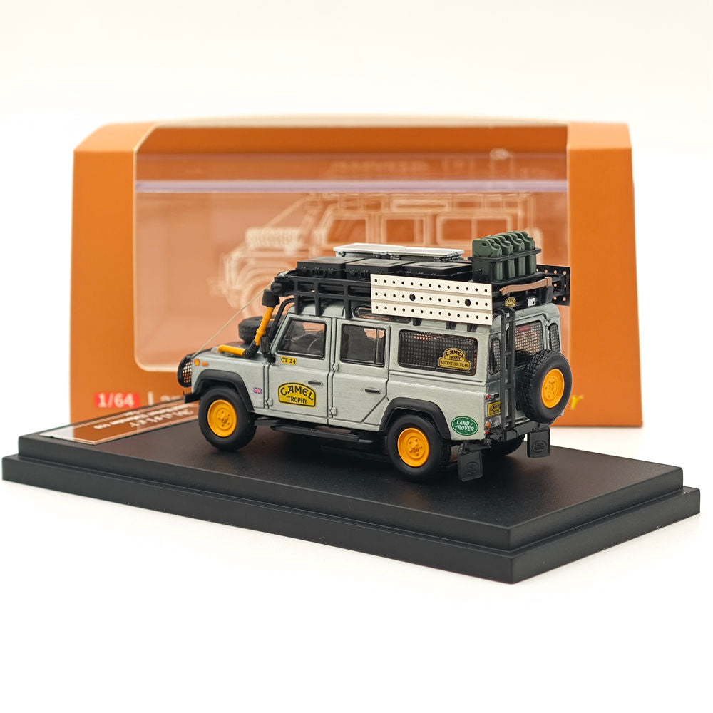 Master 1:64 Land Rover Defender 110 Camel Cup Special Edition Diecast Toys Car Models Miniature Hobby Collectible Gifts With Accessories