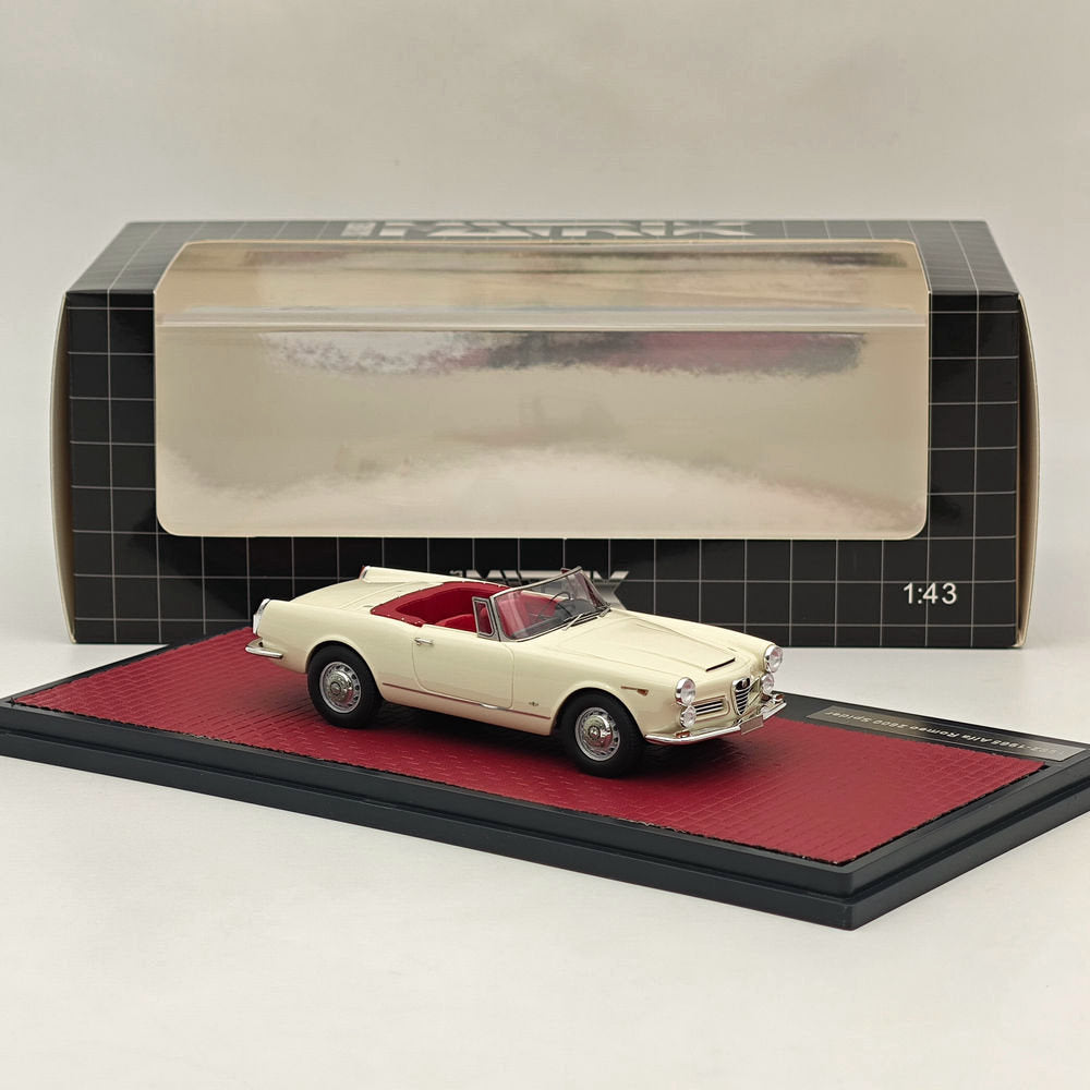 1/43 MATRIX-MODELS Alfa Romeo 2600 Spider 1962-1965 Voiture en résine blanche limitée