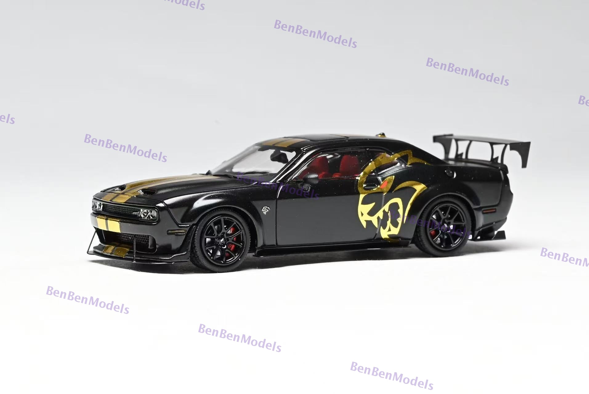 Pre-sale SH 1:64 Dodge Challenger SRT Hellcat Wide-Body Hood Opens