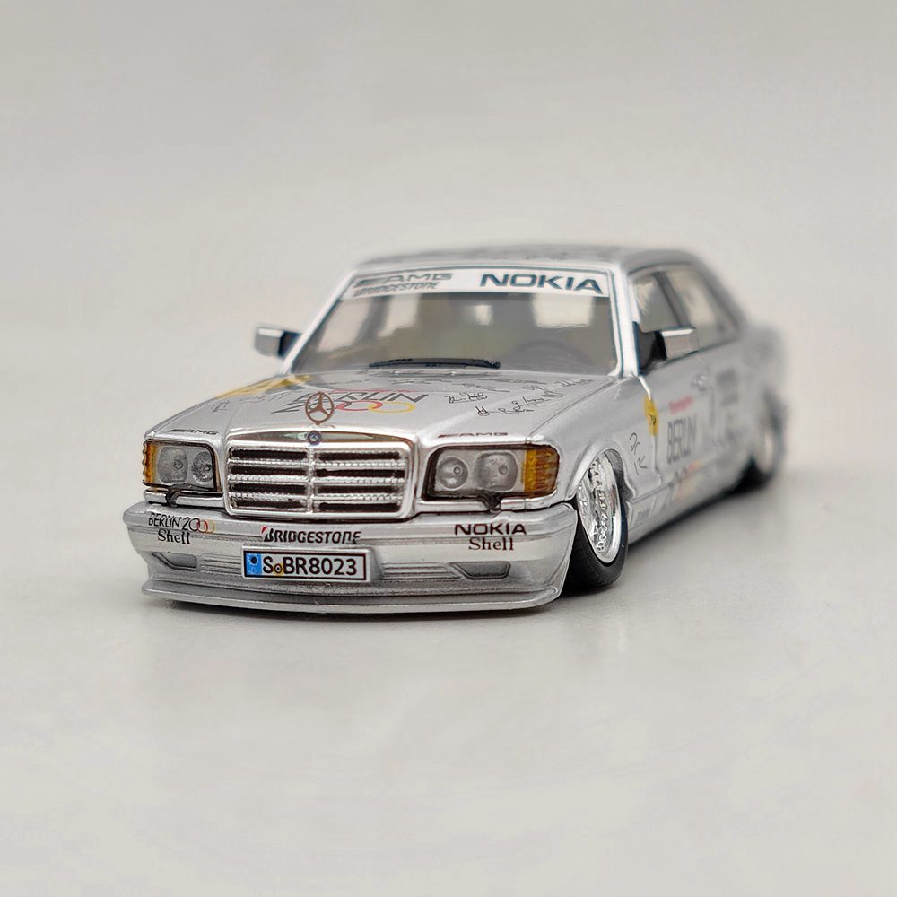 Master 1:64 Mercedes-Benz 190E Berlin Bear 2000 Lowride Diecast Toys Car Models Miniature Vehicle Hobby Collection Gifts