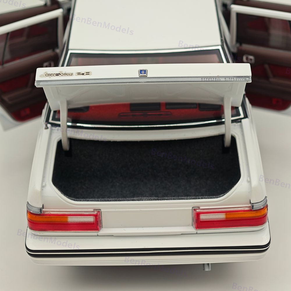 1/18 Toyota Crown MS122 7th gen White Red Interior Alloy Diecast Model Car