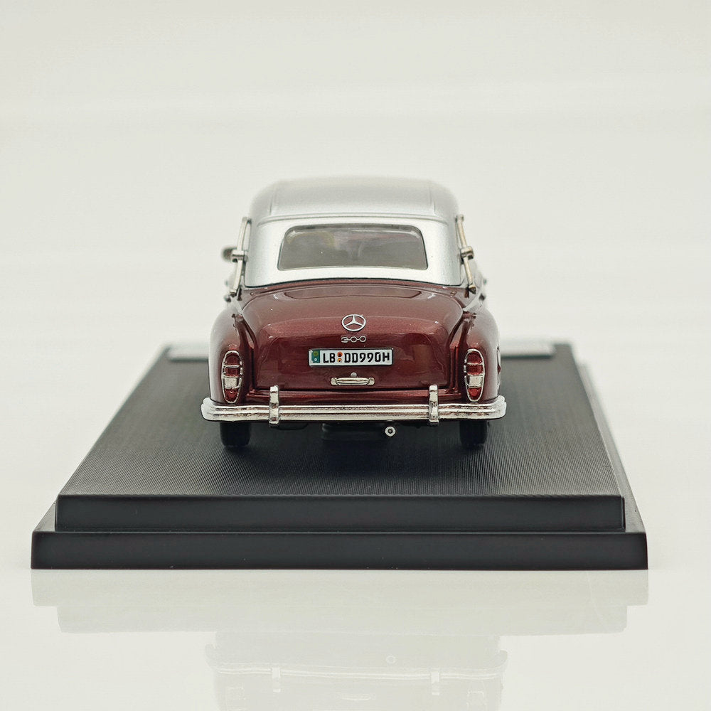 Mortal 1:64 Mercedes Benz 300D Convertible Retro Alloy Car Model Collection Diecast Toys Car Miniature Hobby Gifts