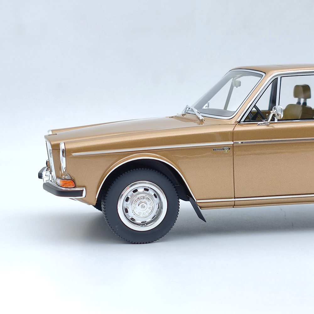 Objets de collection DNA 1/18 Volvo 164 E 1972 DNA000156 Modèle de voiture en résine Limited Gold Toys Gift