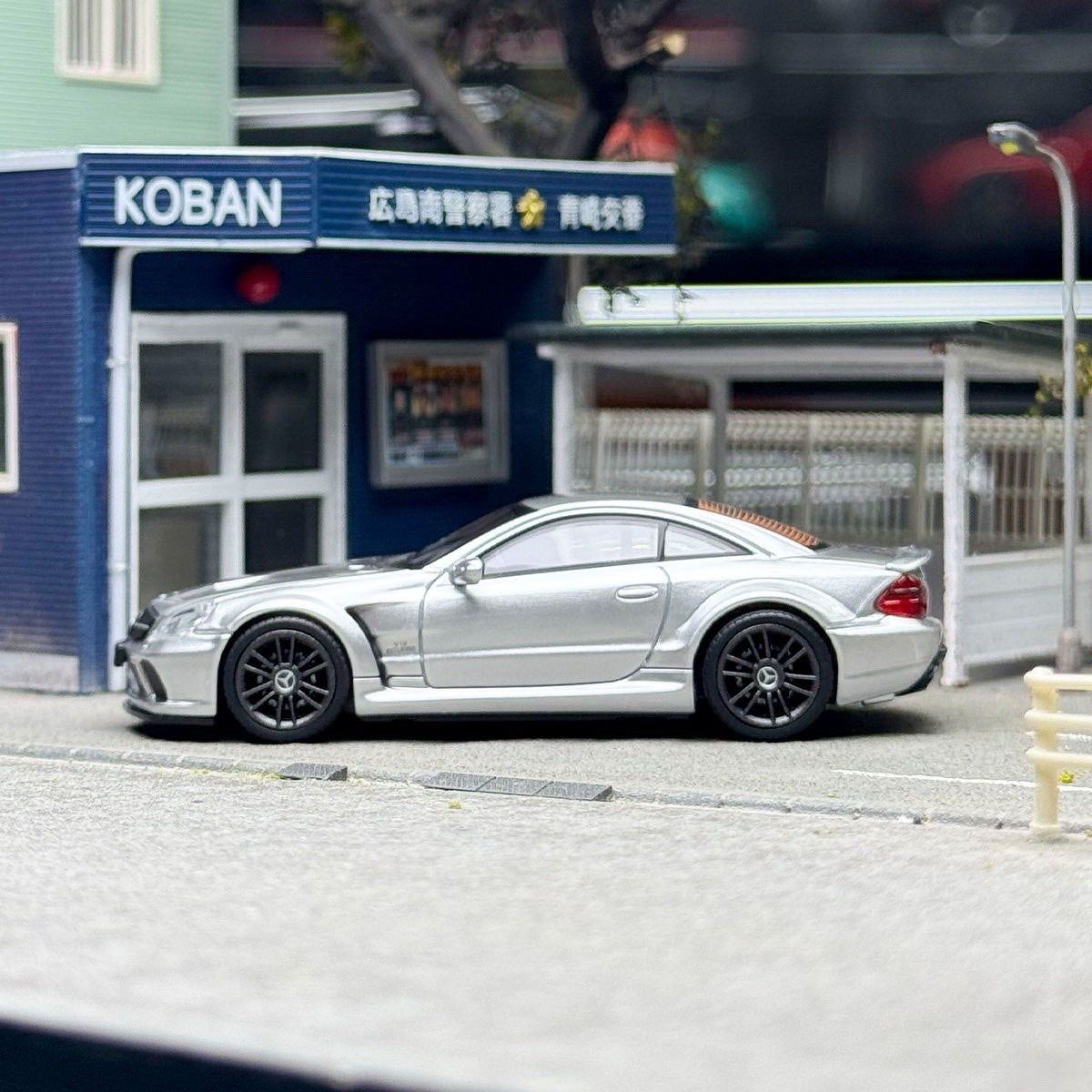 GUM 1:64 Mercedes Benz SL65 AMG Black Series5th R230 Alloy Car Model Gift Silver