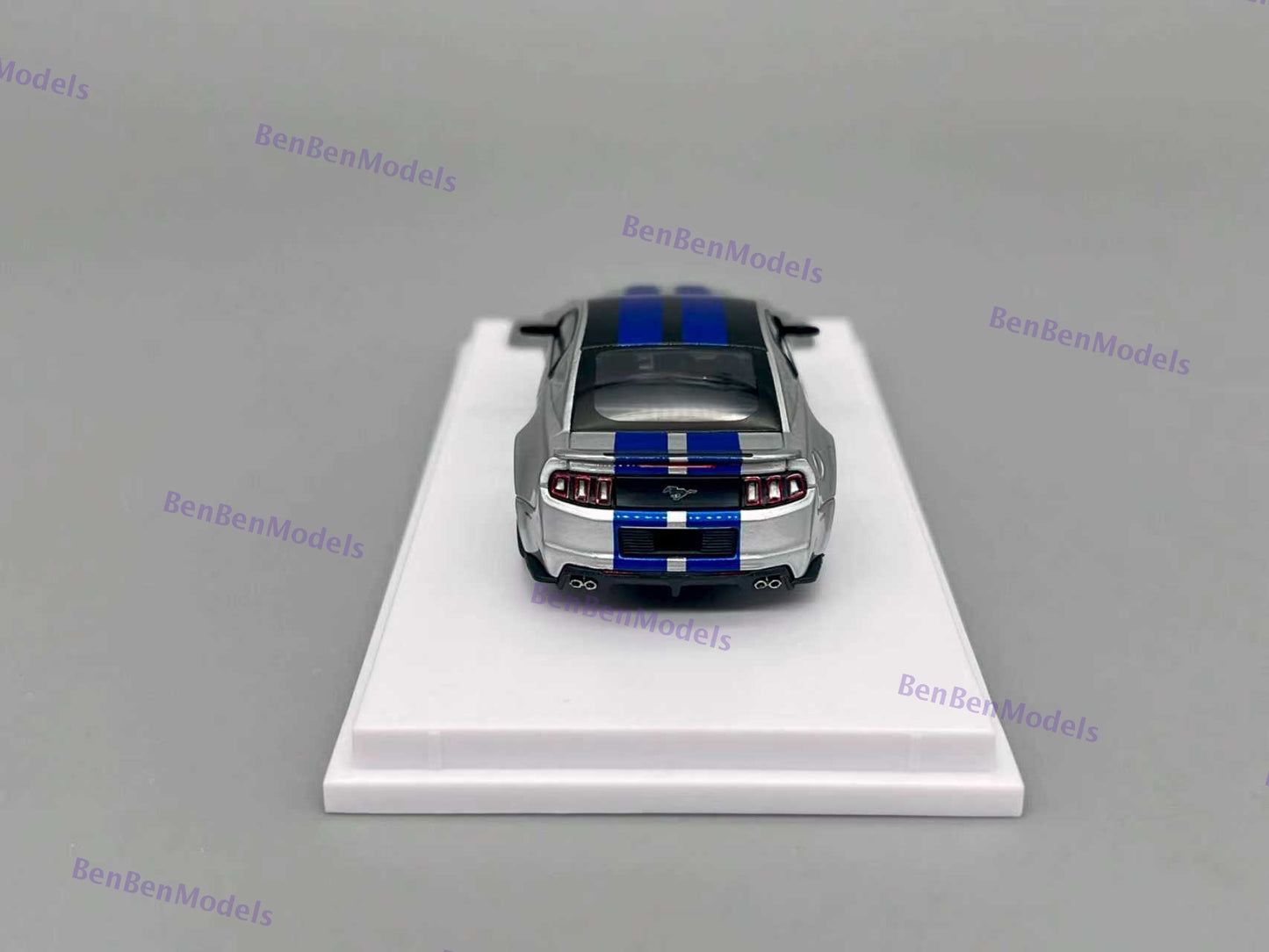 Pre-sale GDO Hunter x DCM 1:64 Mustang GT 2014 NFS Silver Blue Need For Speed