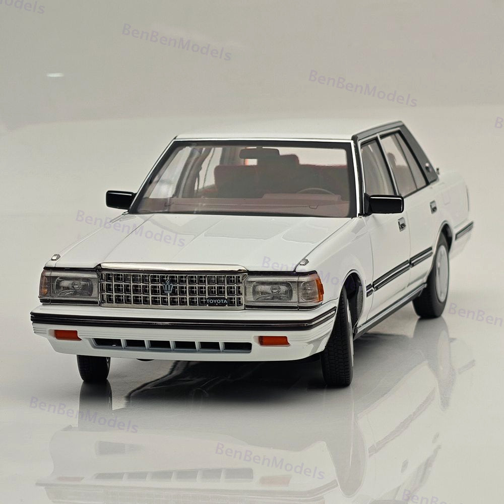 1/18 Toyota Crown MS122 7th gen White Red Interior Alloy Diecast Model Car