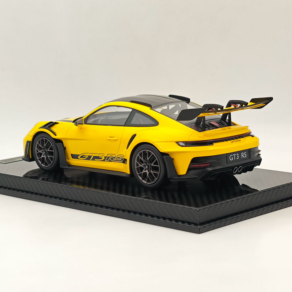 Modèle de voiture de collection en résine de haute qualité AI MODEL 1/18 Porsche 992 GT3 RS JAUNE