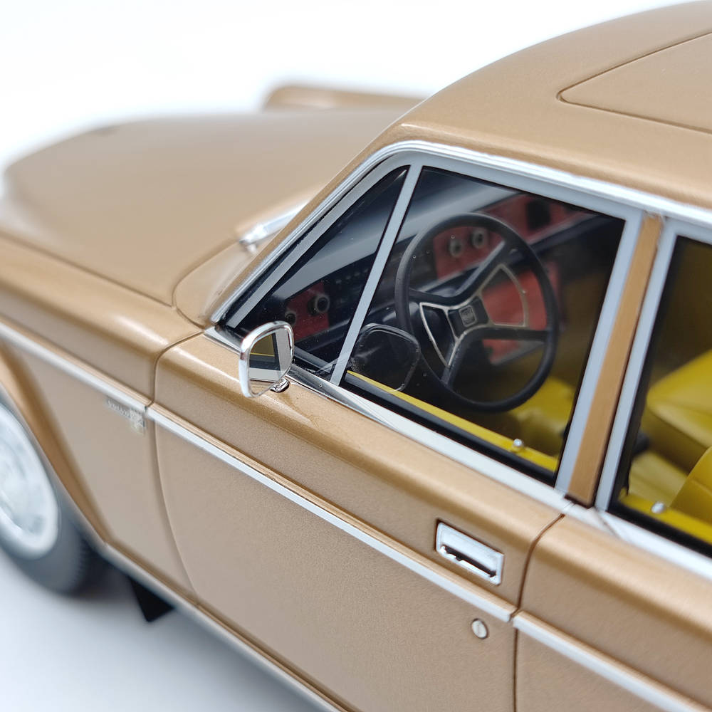 Objets de collection DNA 1/18 Volvo 164 E 1972 DNA000156 Modèle de voiture en résine Limited Gold Toys Gift