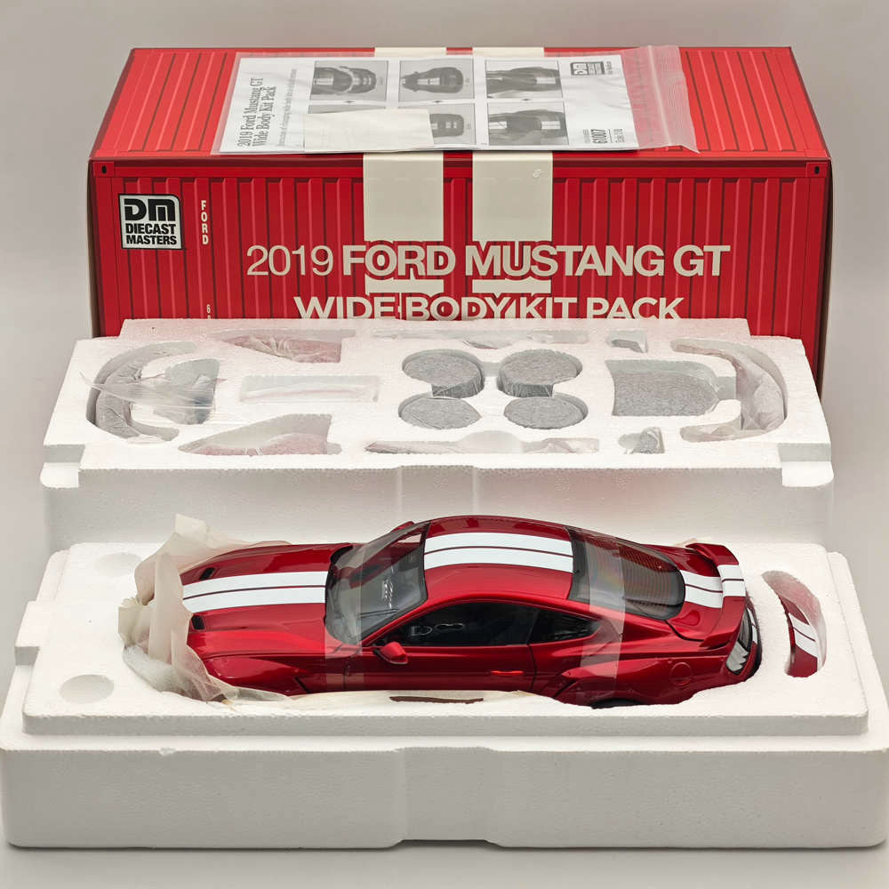 Répliques de modèles à l'échelle 1/18 DM Ford Mustang GT 2019 Widebodykit Pack Red RHD Diecast Car Miniature Hobby