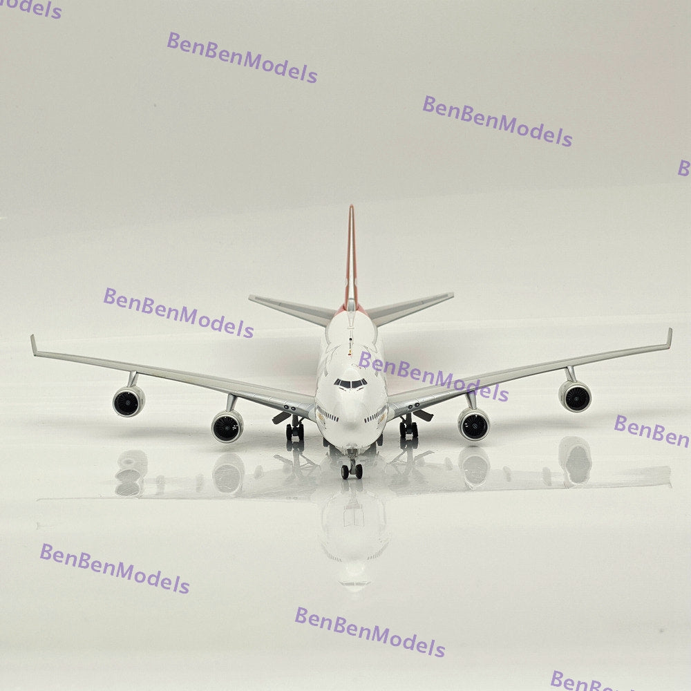 QANTAS Boeing 747-400 / City Of Canberra VH-OJA /IF744QFA0515 WITH STAND / 1:200
