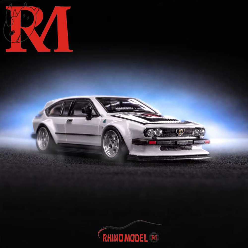 RM 1:64 Alfa Romeo GTV6 Wide Body Modified Open Hood with Engine Diecast Toys Car Collection Gifts
