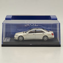 Modèle réduit de voiture de sport Mercedes Benz Classe S S65L V12 blanche moulée sous pression au 1/64